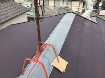 岡山市北区 スーパーガルテクト棟巴施工