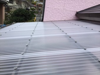 玉野市でポリカナミイタ工事