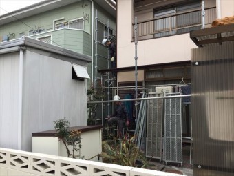 岡山市南区 屋根瓦葺き替え工事 養生足場