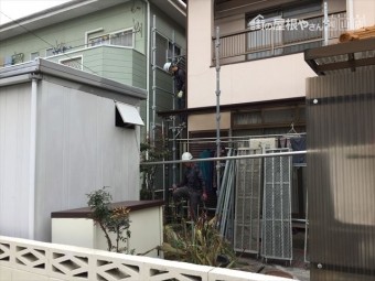 岡山市南区 屋根瓦葺き替え工事 養生足場