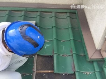 岡山市中区 雨漏り点検 屋根にあがって点検