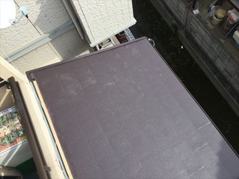 岡山市北区 軽量ガルバリウム鋼板横葺きのスーパーガルテクトの工事