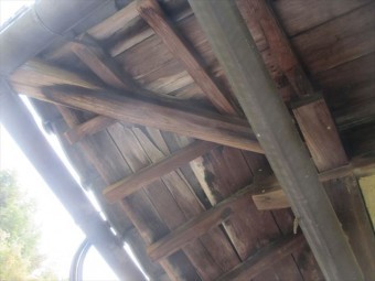 岡山県久米南町 屋根工事 セメント瓦 2階の下地の状態