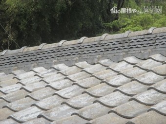 岡山県久米南町 屋根工事 セメント瓦 2階本棟飾りのし