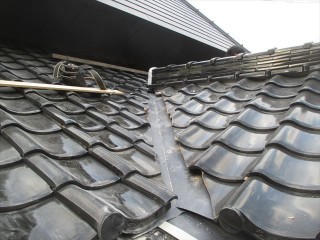 谷板金施工後