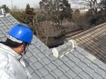岡山市南区 屋根修繕 1階の瓦止めラバーロック工法の確認
