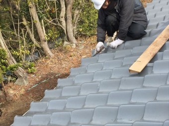岡山市南区 屋根修繕 2階の瓦止めラバーロック工法
