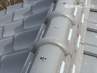 岡山市南区 瓦屋根修理 2階の瓦止めラバーロック工法