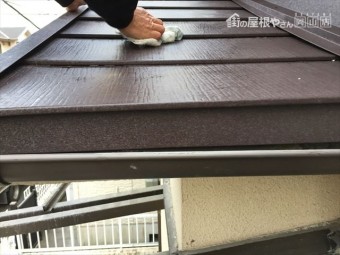 岡山市北区 スーパーガルテクトの壁際施工完成雑巾でで掃除