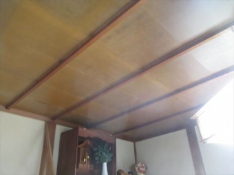 岡山県市北区 屋根工事 屋根リフォーム 天井に雨音