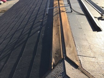 岡山市中区 屋根リフォーム工事 カバー工法 棟板金の下地