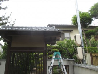 岡山市中区で瓦修理 門のかどの瓦が欠落