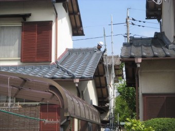 裏側から組み立てです
