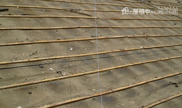 岡山県久米南町 屋根工事 屋根リフォーム 桟木とルーフィング撤去作業