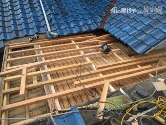 岡山市南 雨漏り修理 板金の屋根