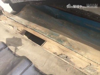岡山市北区で大谷の板金の入れ替え。雨漏り修理
