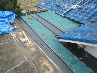 岡山市南区 屋根リフォーム ガルバリウム鋼板縦葺き