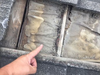 岡山市北区 屋根リフォーム セメント瓦 防水紙の劣化