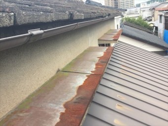 岡山市北区 屋根リフォーム セメント瓦 板金劣化