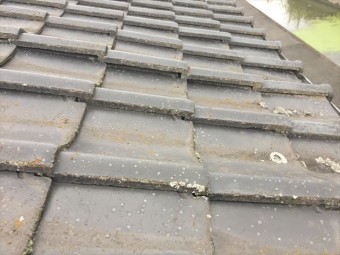 岡山市南区 雨漏り修理 瓦の浮き