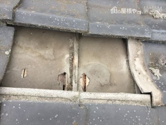 岡山市南区 雨漏り修理 下葺き材の防水紙(ルーフィング)の破れ
