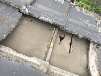 岡山市南区 雨漏り修理 下葺き材の防水紙(ルーフィング)の破れ