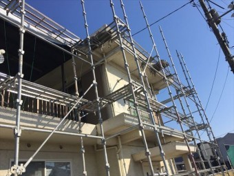 岡山市北区 裏面のだいぶ足場が出来てきました。