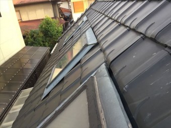 岡山市南区でトップライトから雨漏り