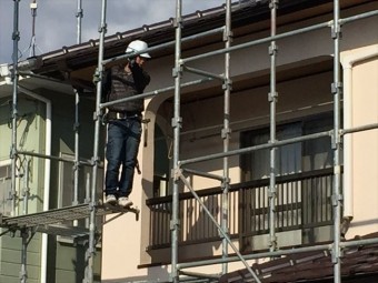 岡山市南区 カチコミタイプの足場をばらしていきます。