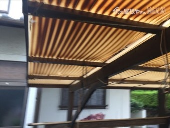 岡山市中区 カーポートの波板が飛んだ