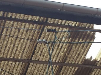 岡山市北区 屋根破損 ほかの屋根材も割れています
