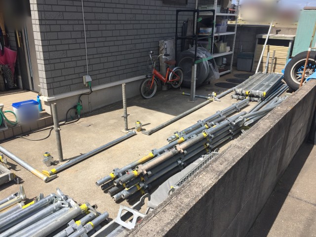 カラーベスト 寄棟屋根棟板金 足場