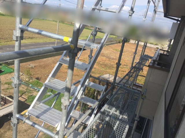 カラーベスト 寄棟屋根棟板金 足場解体