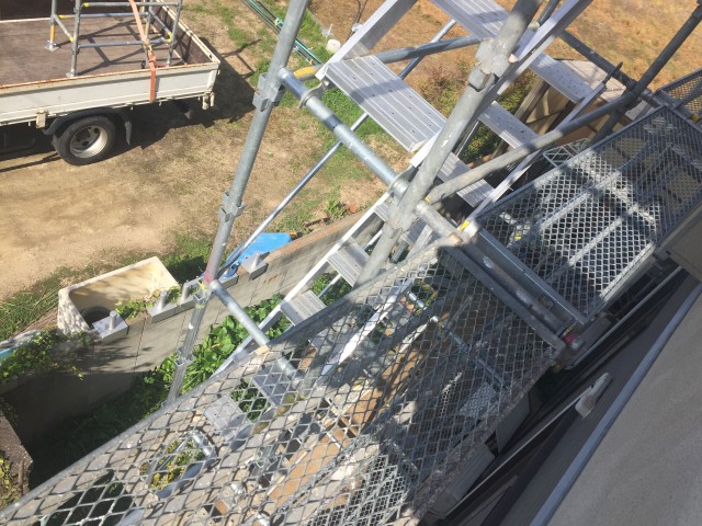 カラーベスト 寄棟屋根棟板金 足場解体