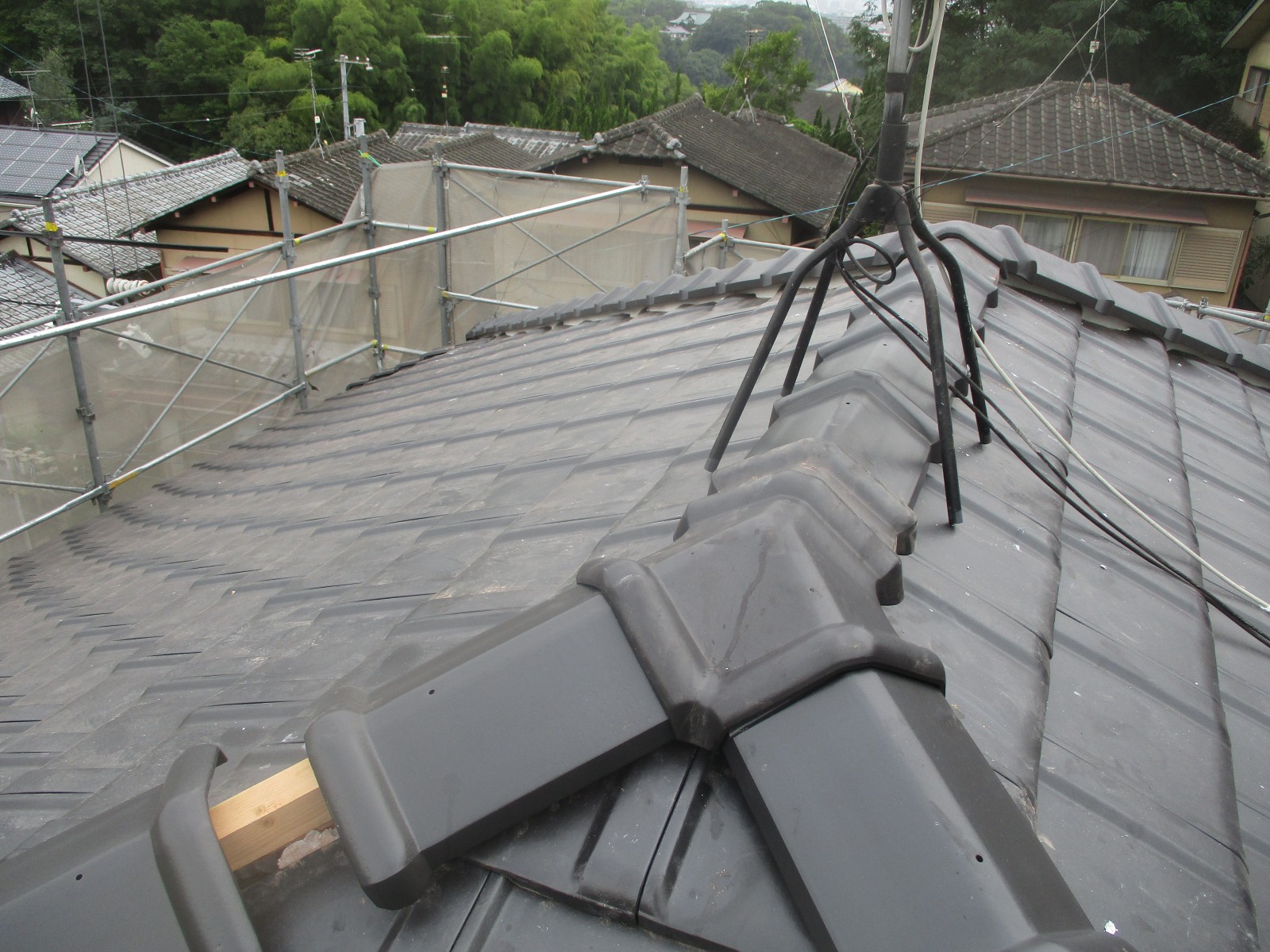 線が集まる所に納めた棟瓦