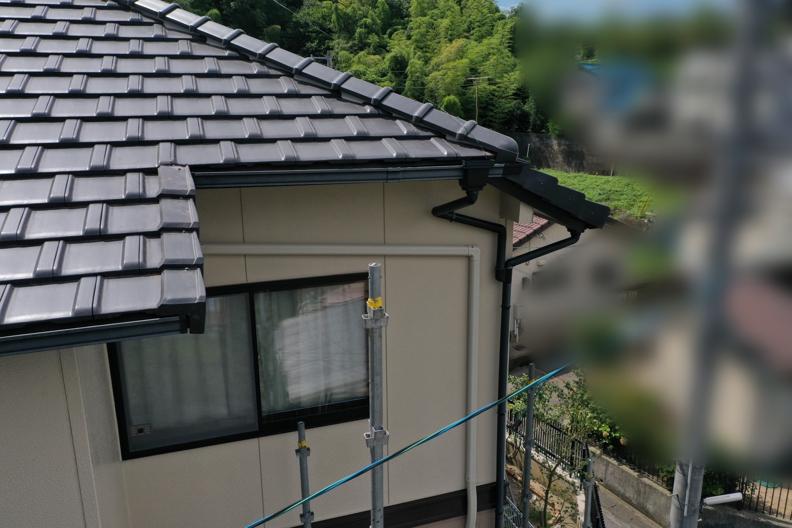 屋根の角と軒先の仕上がり