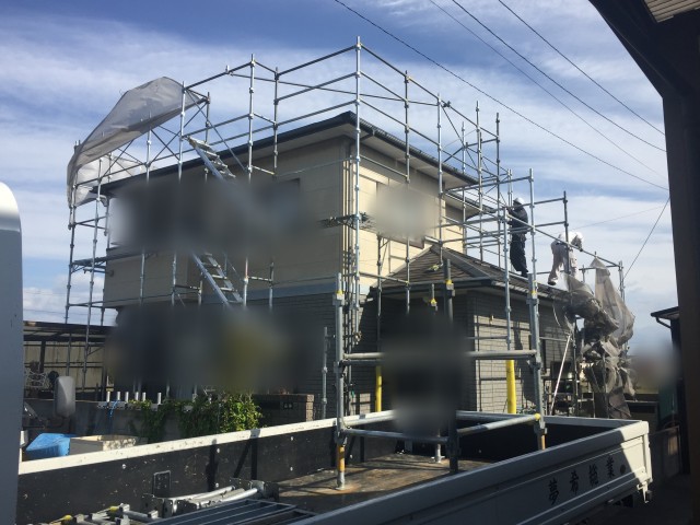 カラーベスト 寄棟屋根棟板金 足場解体