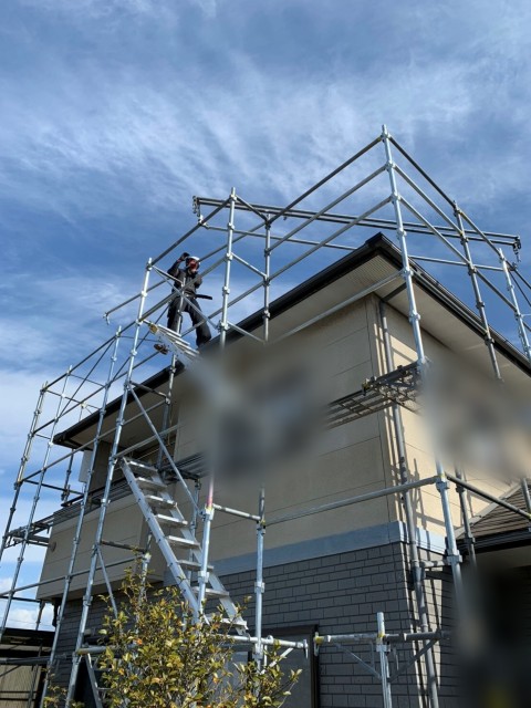 カラーベスト 寄棟屋根棟板金 足場解体