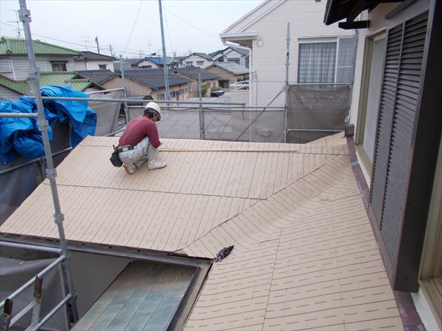 岡山市南区　屋根工事 雨漏り修理　防水シート張り