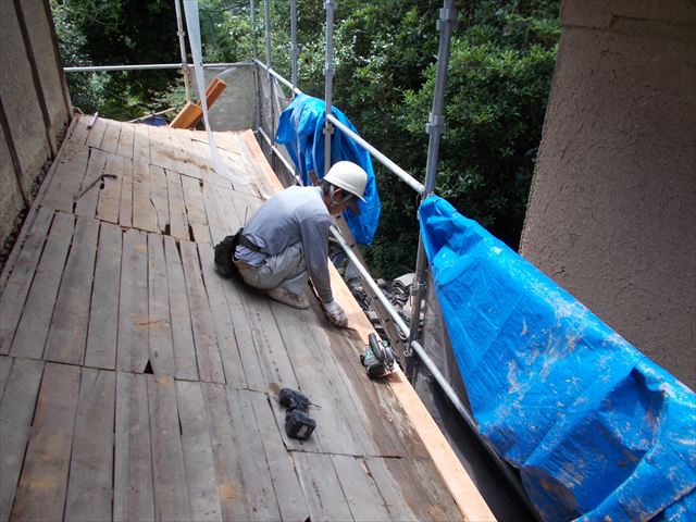 屋根工事　屋根リフォーム　屋根板取り替え、補修