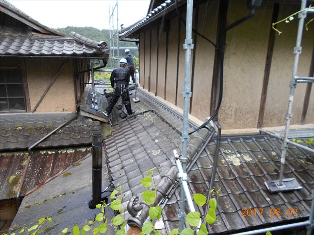 岡山県久米南町　屋根工事　屋根リフォーム　養生足場設置