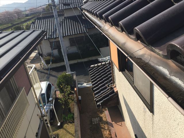 岡山市南区で2階の雨どいの点検