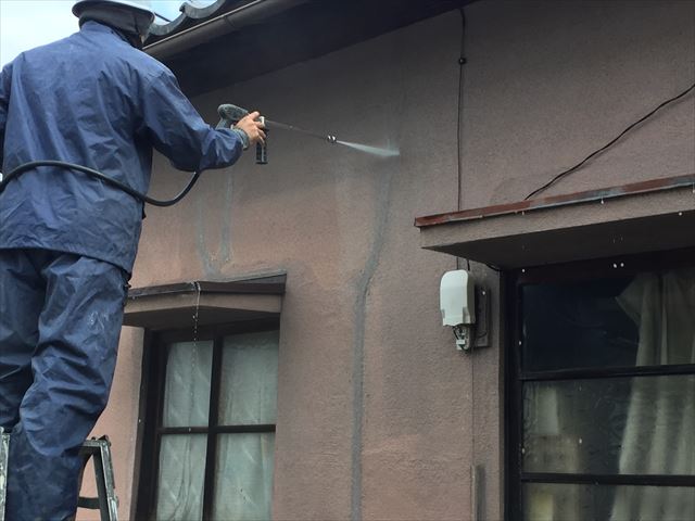 岡山市北区　雨漏り点検　外壁塗装　水洗い