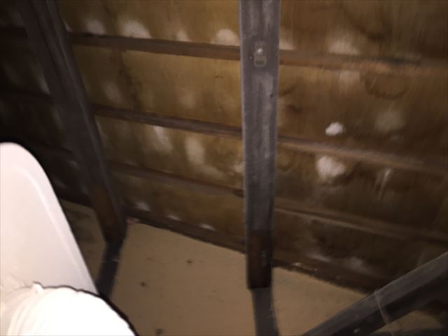 岡山市中区　屋根瓦修理　屋根診断士による点検 野地板剥がれ