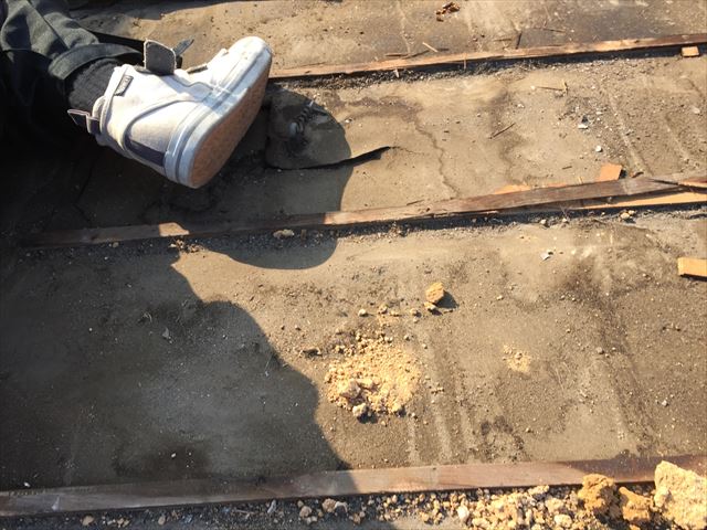 岡山市北区　瓦屋根葺き替え工事　雨漏り跡