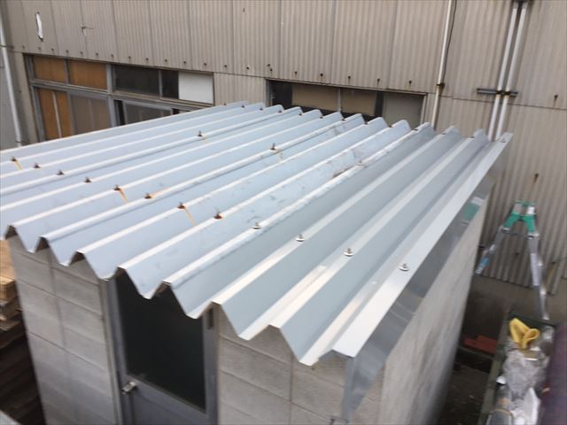 倉敷市　屋根修理　折板屋根取り替え　完成