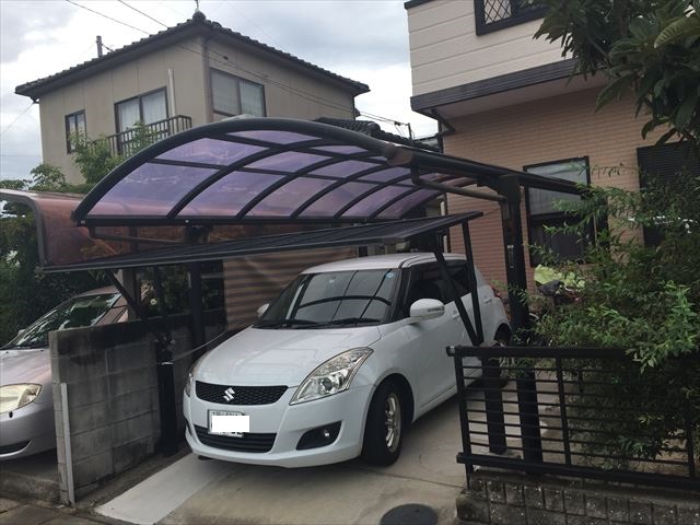 岡山市中区でカーポートの屋根取り換え 穴があいてます