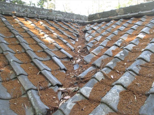 岡山県赤磐市　屋根工事　雨漏り修理　谷部点検