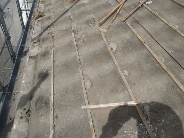 岡山市南区　屋根工事　屋根リフォーム　雨漏り修理　雨漏りあと