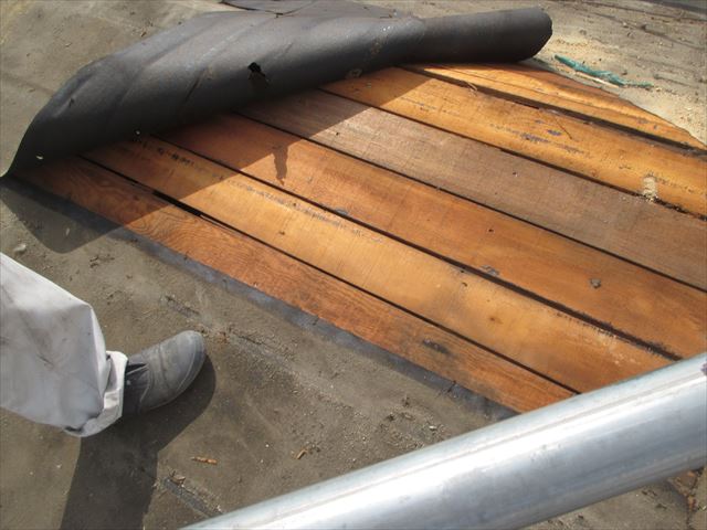 岡山市南区　屋根工事　屋根リフォーム　雨漏り修理　防水紙撤去